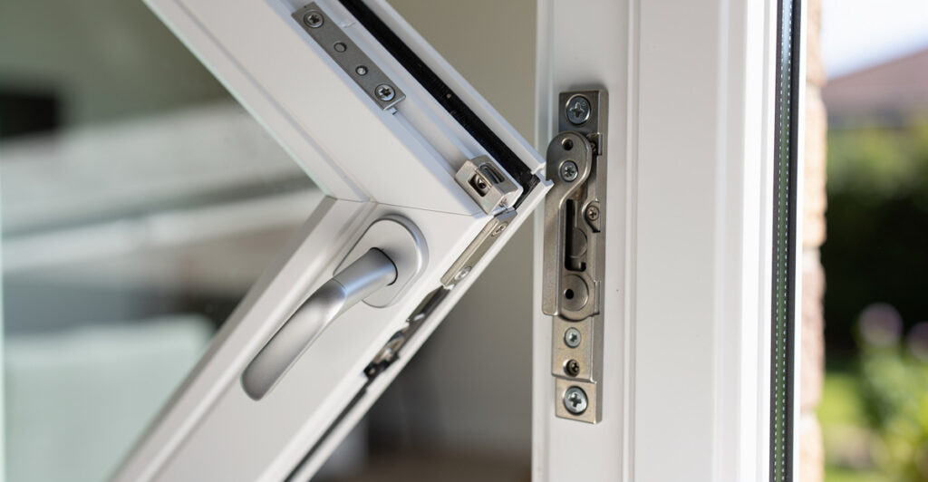 fenetre oscillo battant bloquee sans anti fausse m