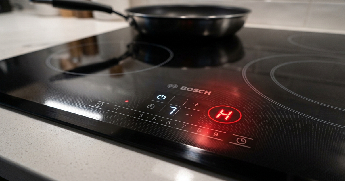 plaque induction clignote