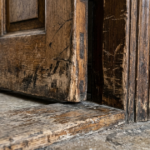 porte dentree frotte en bas
