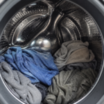 Pourquoi ton lave-linge reste bloqué sur essorage et comment le débloquer?